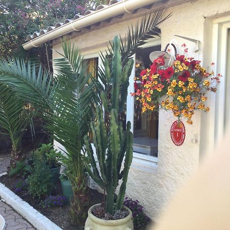 Hotel le Castellamar Sainte-Maxime Esterno foto