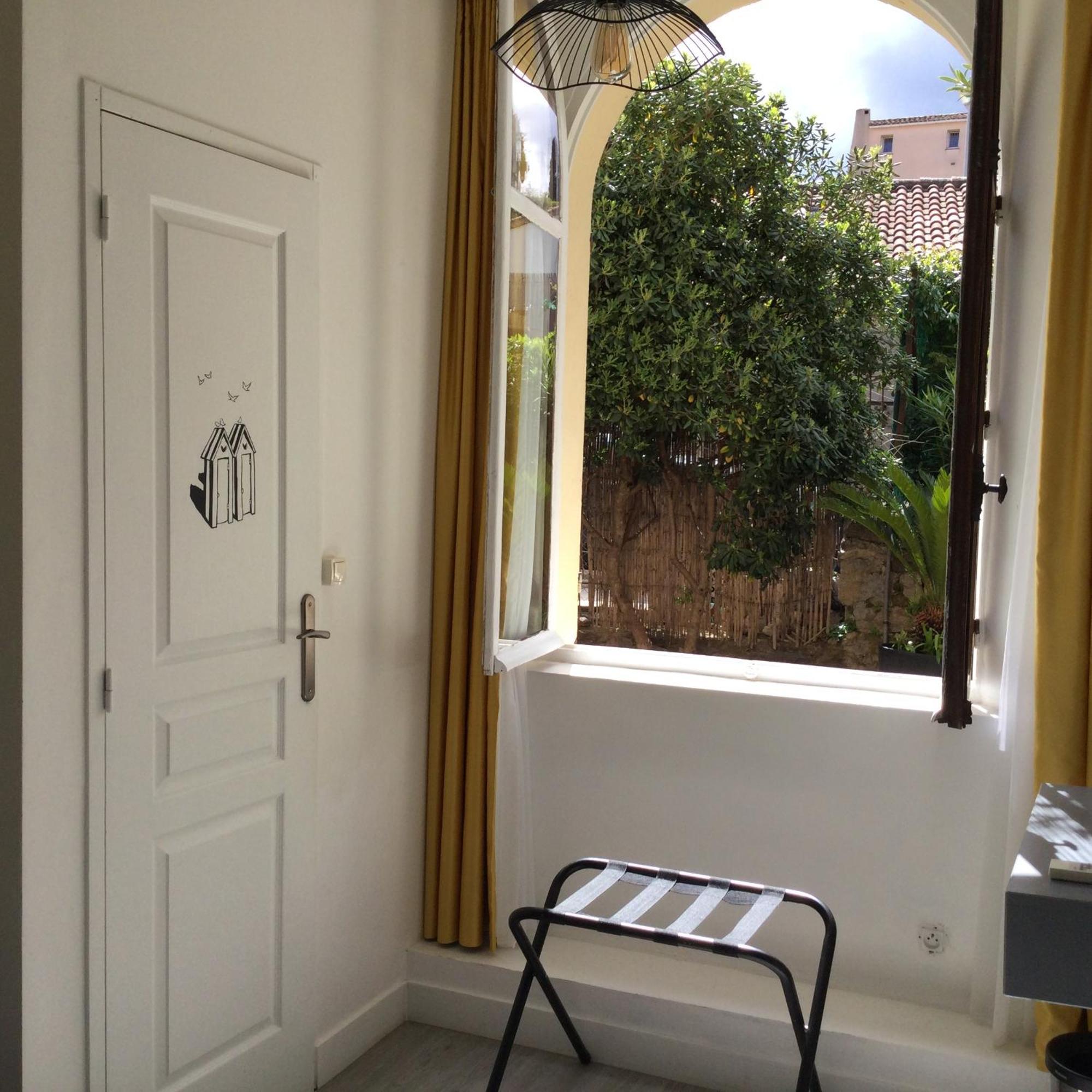 Hotel le Castellamar Sainte-Maxime Esterno foto