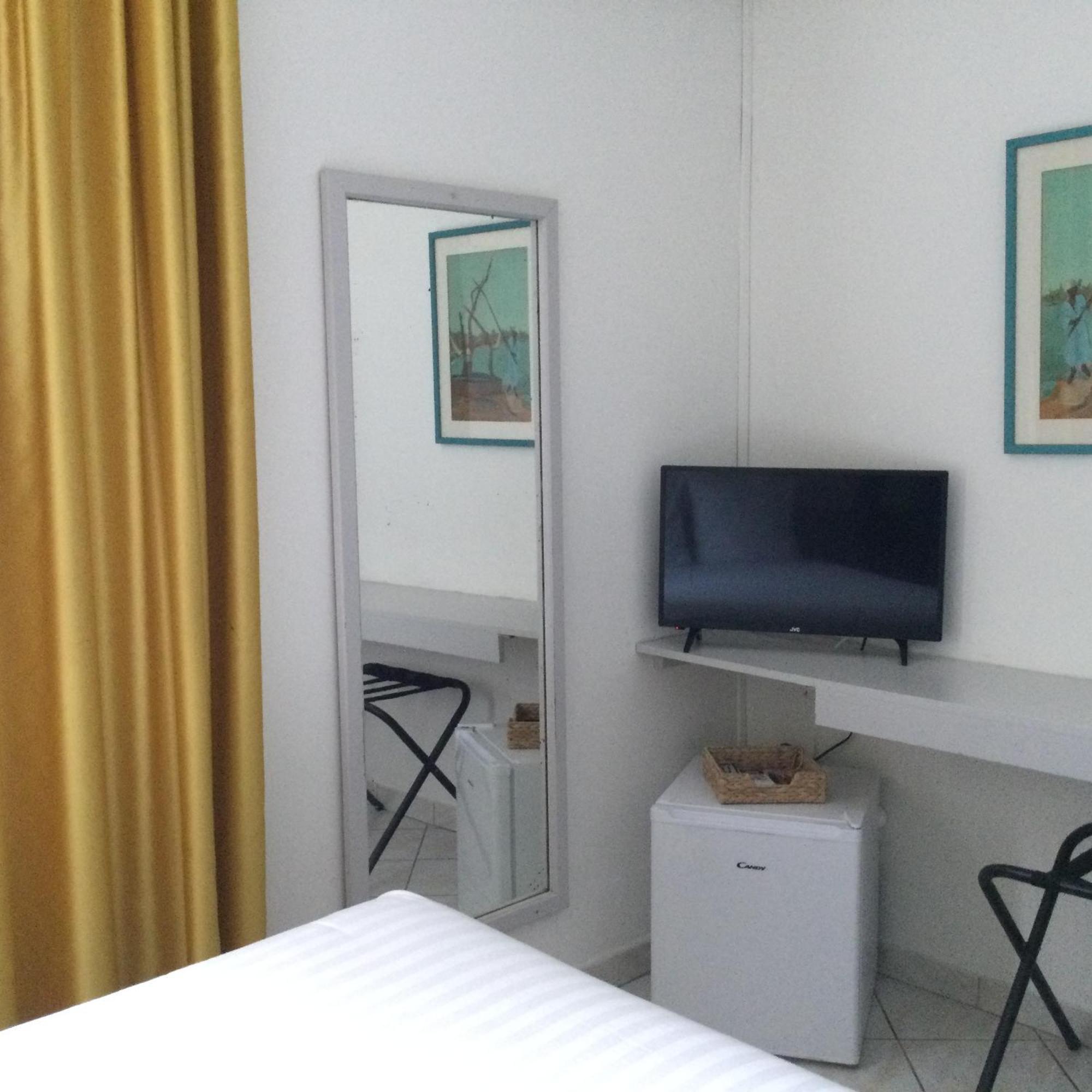 Hotel le Castellamar Sainte-Maxime Esterno foto